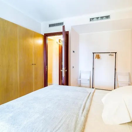 Elegant With Pool And Garage - Apartamento *